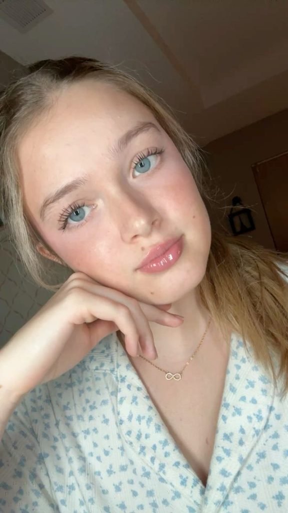 Elena 